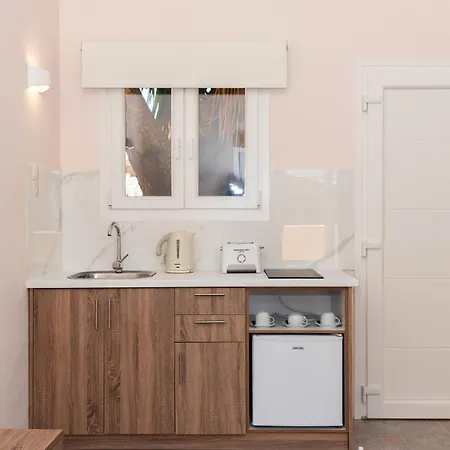 מלון Trabukos Complex (adults Only) 3*